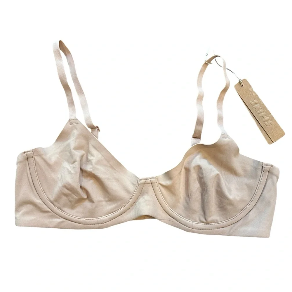 SKIMS Tan Bra - Picture 4 of 6